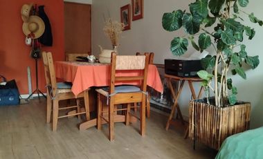 Recamara amueblada, con baño independiente, acceso  a lavadora , secadora y todo el departamento