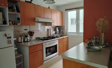 Recamara amueblada, con baño independiente, acceso  a lavadora , secadora y todo el departamento