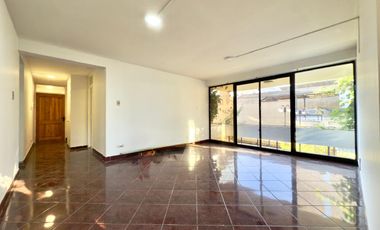 Se arrienda departamento céntrico 3 piezas, 2 baños y estacionamiento, Curicó