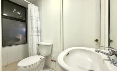 Se arrienda departamento céntrico 3 piezas, 2 baños y estacionamiento, Curicó