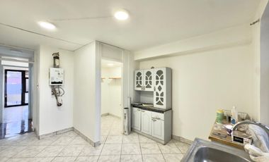 Se arrienda departamento céntrico 3 piezas, 2 baños y estacionamiento, Curicó