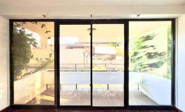 Se arrienda departamento céntrico 3 piezas, 2 baños y estacionamiento, Curicó