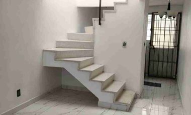 Bonita casa de 2 pisos