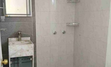 Bonita casa de 2 pisos