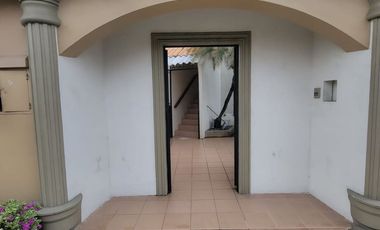 En alquiler estrategico departamento en sector UEES, El Tornero, Samborondon