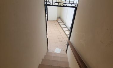 En alquiler estrategico departamento en sector UEES, El Tornero, Samborondon