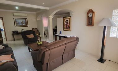 En alquiler estrategico departamento en sector UEES, El Tornero, Samborondon