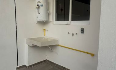 CASA EN VENTA JARDINES DE LA PAZ 3 RECAMARAS C BAÑO COMPLETO Y VESITDOR