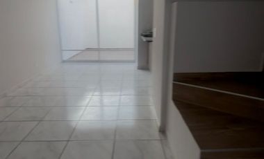 CASA EN VENTA JARDINES DE LA PAZ 3 RECAMARAS C BAÑO COMPLETO Y VESITDOR