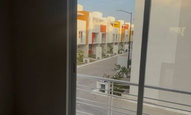 CASA EN VENTA JARDINES DE LA PAZ 3 RECAMARAS C BAÑO COMPLETO Y VESITDOR