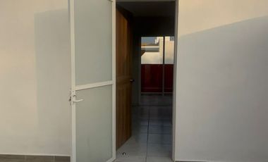 CASA EN VENTA JARDINES DE LA PAZ 3 RECAMARAS C BAÑO COMPLETO Y VESITDOR