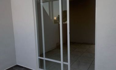 CASA EN VENTA JARDINES DE LA PAZ 3 RECAMARAS C BAÑO COMPLETO Y VESITDOR