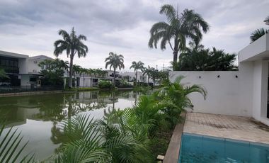 En alquiler lujosa y moderna casa al lago en Isla del Rio, Isla Mocoli, Samborondon