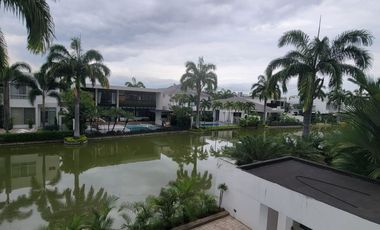 En alquiler lujosa y moderna casa al lago en Isla del Rio, Isla Mocoli, Samborondon