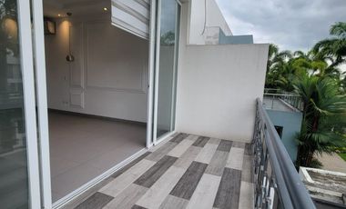 En alquiler lujosa y moderna casa al lago en Isla del Rio, Isla Mocoli, Samborondon