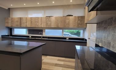 En alquiler lujosa y moderna casa al lago en Isla del Rio, Isla Mocoli, Samborondon