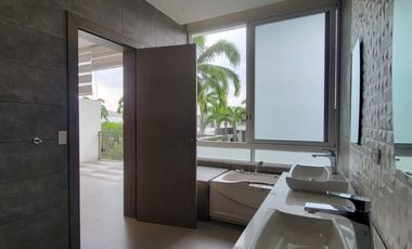 En alquiler lujosa y moderna casa al lago en Isla del Rio, Isla Mocoli, Samborondon