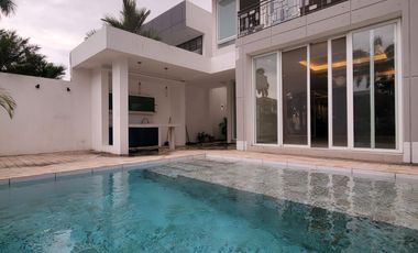 En alquiler lujosa y moderna casa al lago en Isla del Rio, Isla Mocoli, Samborondon