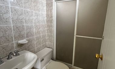 Casa comercial de arriendo sector la mariscal para empresa