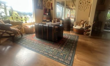 SE VENDE EXCLUSIVA CASA DE 2 PISOS CON PISCINA Y QUINCHO.  SECTOR EL FARO EN PUERTO VARAS