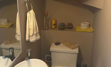 SE VENDE EXCLUSIVA CASA DE 2 PISOS CON PISCINA Y QUINCHO.  SECTOR EL FARO EN PUERTO VARAS