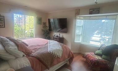 SE VENDE EXCLUSIVA CASA DE 2 PISOS CON PISCINA Y QUINCHO.  SECTOR EL FARO EN PUERTO VARAS