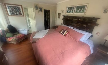 SE VENDE EXCLUSIVA CASA DE 2 PISOS CON PISCINA Y QUINCHO.  SECTOR EL FARO EN PUERTO VARAS