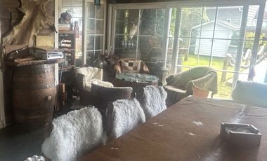 SE VENDE EXCLUSIVA CASA DE 2 PISOS CON PISCINA Y QUINCHO.  SECTOR EL FARO EN PUERTO VARAS