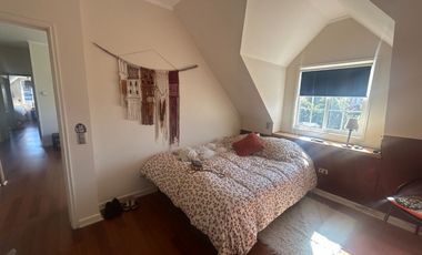 SE VENDE EXCLUSIVA CASA DE 2 PISOS CON PISCINA Y QUINCHO.  SECTOR EL FARO EN PUERTO VARAS