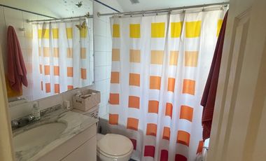 SE VENDE EXCLUSIVA CASA DE 2 PISOS CON PISCINA Y QUINCHO.  SECTOR EL FARO EN PUERTO VARAS