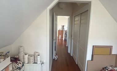 SE VENDE EXCLUSIVA CASA DE 2 PISOS CON PISCINA Y QUINCHO.  SECTOR EL FARO EN PUERTO VARAS