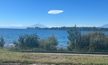 SE VENDE EXCLUSIVA CASA DE 2 PISOS CON PISCINA Y QUINCHO.  SECTOR EL FARO EN PUERTO VARAS