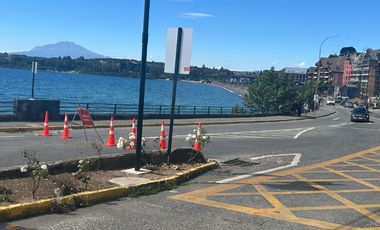 SE VENDE EXCLUSIVA CASA DE 2 PISOS CON PISCINA Y QUINCHO.  SECTOR EL FARO EN PUERTO VARAS