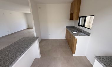vendo casa de tres dormitorios en urbanización los prados