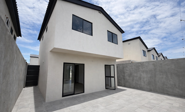 vendo casa de tres dormitorios en urbanización los prados