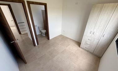 vendo casa de tres dormitorios en urbanización los prados