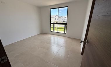 vendo casa de tres dormitorios en urbanización los prados