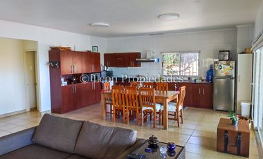 Leon Propiedades vende parcela con casa en condominio La Aurora, Curacaví.