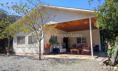 Leon Propiedades vende parcela con casa en condominio La Aurora, Curacaví.