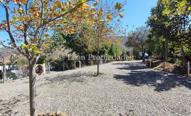 Leon Propiedades vende parcela con casa en condominio La Aurora, Curacaví.