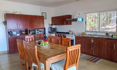 Leon Propiedades vende parcela con casa en condominio La Aurora, Curacaví.