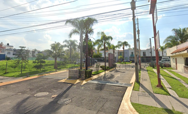 CASA EN REMATE BANCARIO PASEO DE LOS PRINCIPES SAN PEDRO TLAQUEOAQUE