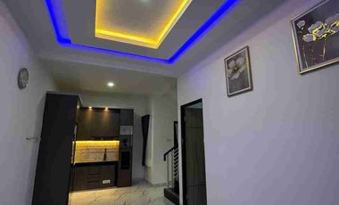 Rumah 2 Lantai Siap Huni 10 menit tol cibubur cisalak dan Lrt Harjamukti