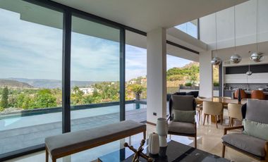 LAS CAÑADAS CASA EN VENTA DE LUJO CON GRAN DISEÑO Y VISTAS PANORÁMICAS