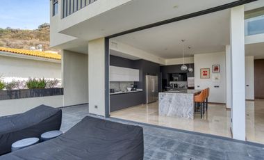 LAS CAÑADAS CASA EN VENTA DE LUJO CON GRAN DISEÑO Y VISTAS PANORÁMICAS