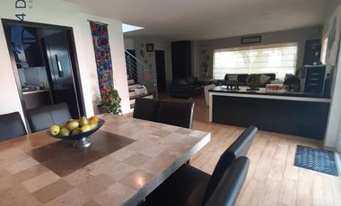 Amplia casa en venta en San Antonio de Ayala