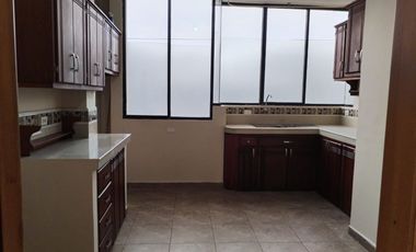 Departamento amplio en renta.