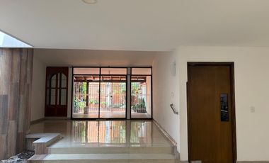 CASA EXCELENTE UBICACION