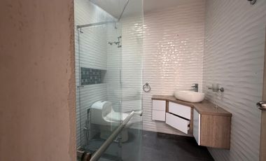 CASA EXCELENTE UBICACION