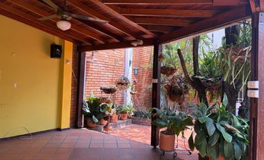 CASA EXCELENTE UBICACION